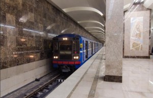 Машинист московского метро остановил поезд ради котенка
